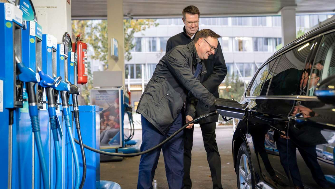 25 Prozent weniger CO2 im Vergleich zu rein fossilen Kraftstoffen: Aral ...